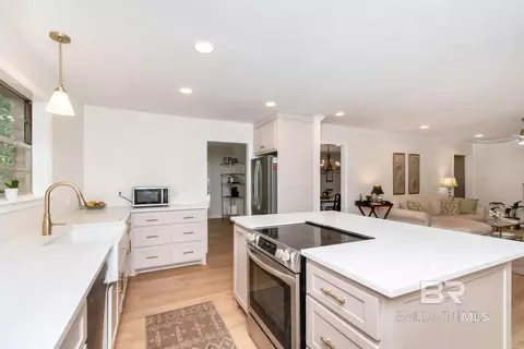 Kitchen - 559 Brawood Dr, Mobile, AL 36608 photo 5 of 5
