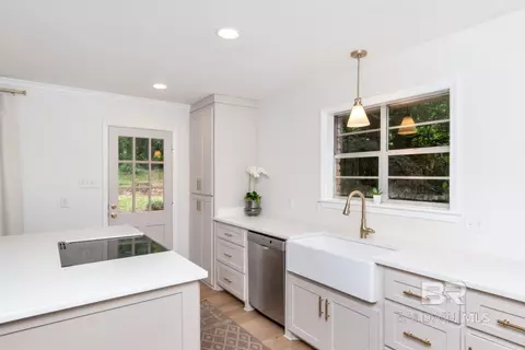 Kitchen - 559 Brawood Dr, Mobile, AL 36608 photo 4 of 5