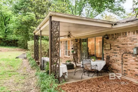 Exterior - 559 Brawood Dr, Mobile, AL 36608 photo 4 of 7