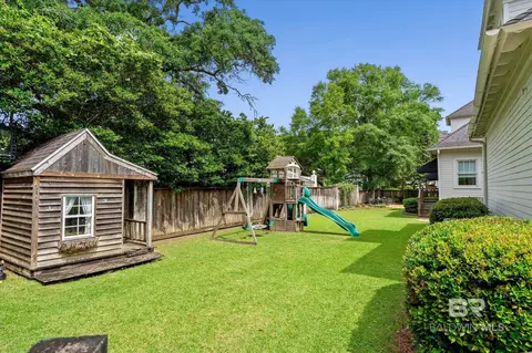 Exterior - 3813 Austill Ln, Mobile, AL 36608 photo 5 of 7