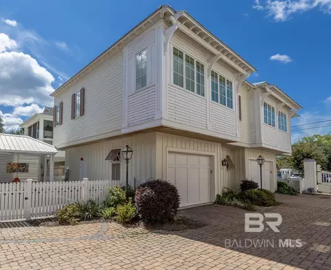 4 Downtown Founders Ln #4, Fairhope, AL 36532