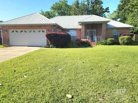 33300 Woodlands Dr, Lillian, AL 36549
