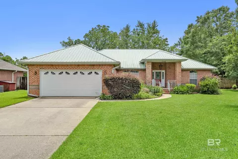 33300 Woodlands Dr, Lillian, AL 36549