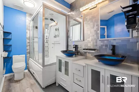 Bath - 8231 Pinebough Ave, Mobile, AL 36695 photo 1 of 3