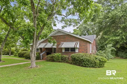 312 Sutherland Dr, Chickasaw, AL 36611 photo 2