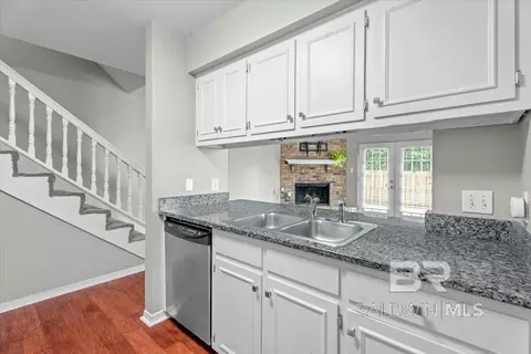 Entry Way - 6417 Cedar Bend Ct, Mobile, AL 36608 photo 1 of 4