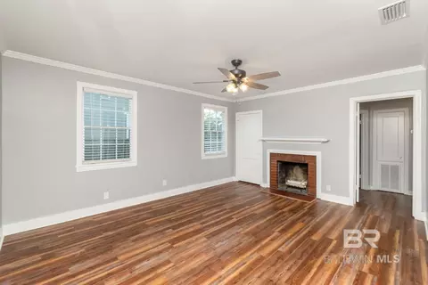 Living - 263 E Border Dr, Mobile, AL 36608 photo 1 of 2