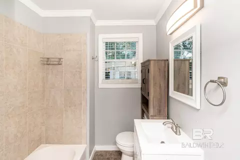 Bath - 263 E Border Dr, Mobile, AL 36608 photo 2 of 2
