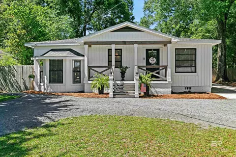 10 N Bayou Oaks Dr, Saraland, AL 36571