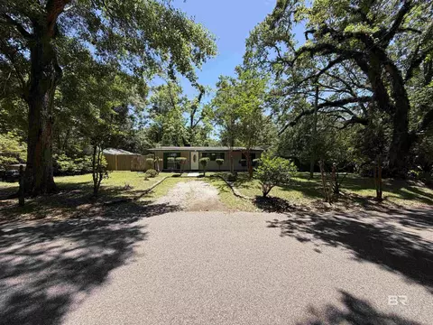 2063 Faye St, Mobile, AL 36605