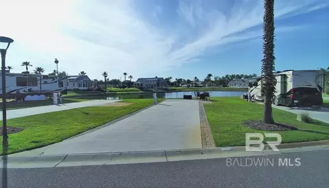 11868 Gateway Dr, Elberta, AL 36530