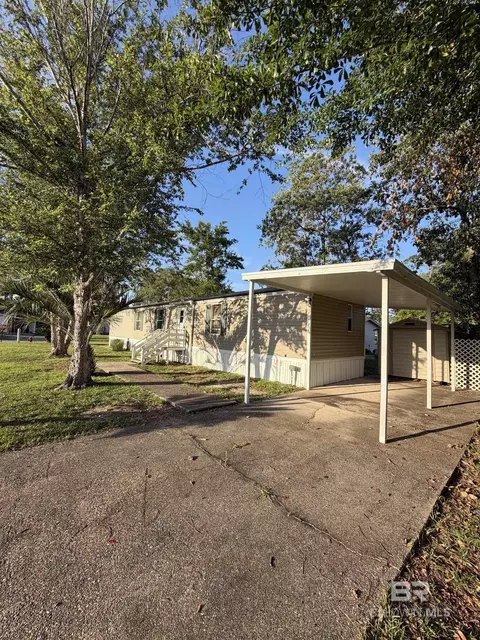 1125 Ridgewood Dr, Lillian, AL 36549