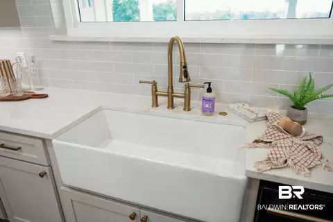Kitchen - 13111 Gopher Ct, Elberta, AL 36530 photo 6 of 8