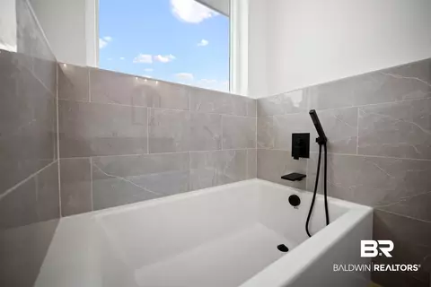 Bath - 13111 Gopher Ct, Elberta, AL 36530 photo 5 of 11