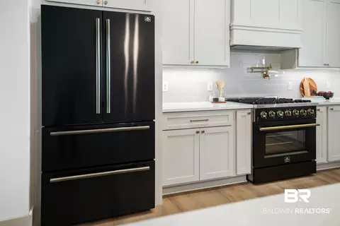 Kitchen - 13111 Gopher Ct, Elberta, AL 36530 photo 5 of 8