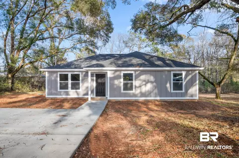 107 W 15th St, Bay Minette, AL 36507
