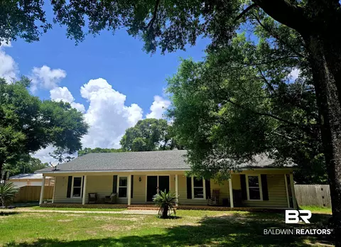 563 S Vaughn Dr, Satsuma, AL 36572