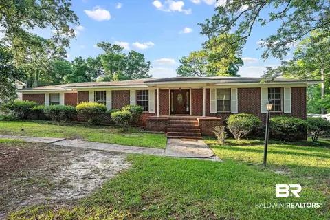 135 Pineridge Rd, Daphne, AL 36526