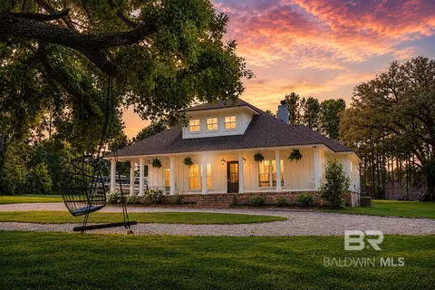 29042 Josephine Dr, Elberta, AL 36530