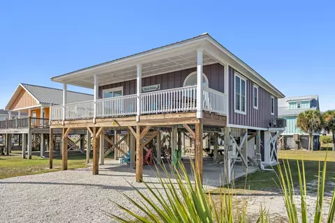 437 E Buchanan Ct, Gulf Shores, AL 36542
