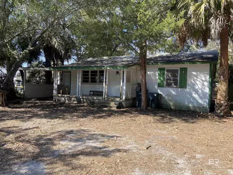 3710 Stonewall Ave, Pensacola, FL 32507
