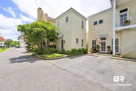 2 Masonic Dr #A, Fairhope, AL 36532