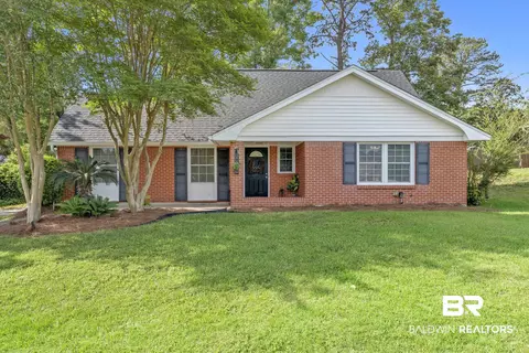 160 Country Club Dr, Daphne, AL 36526