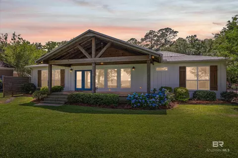 7047 Bay Rd, Mobile, AL 36605