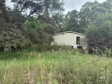 8070 Sunshine Dr, Irvington, AL 36544