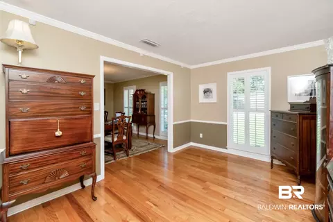 637 W Tudor Ln, Mobile, AL 36608 photo 5