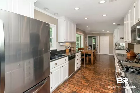 637 W Tudor Ln, Mobile, AL 36608 photo 9