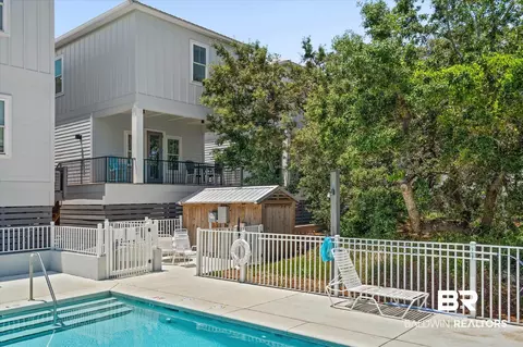 115 W 10th St #Q, Gulf Shores, AL 36542