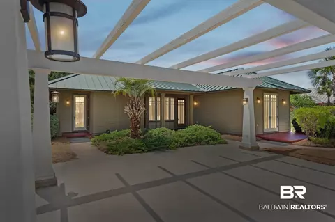 8761 Cape Ln, Gulf Shores, AL 36542