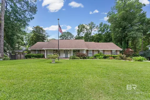 700 Cedar Ave, Fairhope, AL 36532