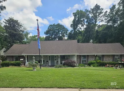700 Cedar Ave, Fairhope, AL 36532