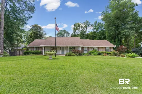 700 Cedar Ave, Fairhope, AL 36532