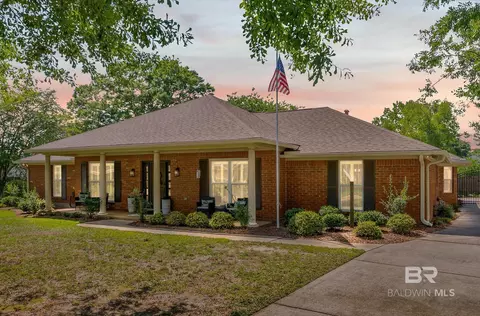 7410 Smithfield Rd, Mobile, AL 36695