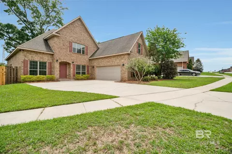 2106 Staff Dr, Cantonment, FL 32533