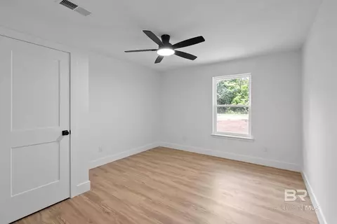 Bedroom - 28977 Gardner Rd, Elberta, AL 36530 photo 1 of 2