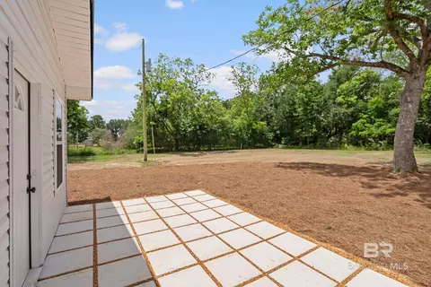 Exterior - 28977 Gardner Rd, Elberta, AL 36530 photo 6 of 12