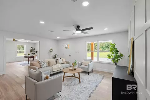 Living - 28977 Gardner Rd, Elberta, AL 36530 photo 2 of 7