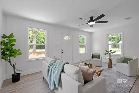 Living - 28977 Gardner Rd, Elberta, AL 36530 photo 6 of 7