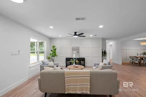 Living - 28977 Gardner Rd, Elberta, AL 36530 photo 1 of 7
