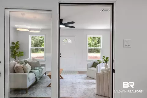 Entry Way - 28977 Gardner Rd, Elberta, AL 36530 photo 3 of 3