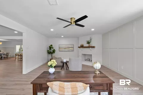 Living - 28977 Gardner Rd, Elberta, AL 36530 photo 7 of 9
