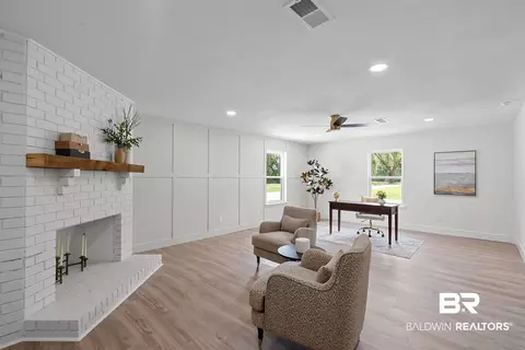 Living - 28977 Gardner Rd, Elberta, AL 36530 photo 4 of 9
