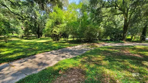 21310 Rolling Oaks Dr, Fairhope, AL 36532