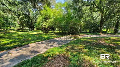 21310 Rolling Oaks Dr, Fairhope, AL 36532