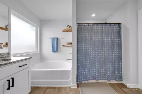 Bath - 11230 Elemis Dr, Daphne, AL 36526 photo 2 of 2