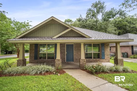 501 Charing Cross St, Fairhope, AL 36532